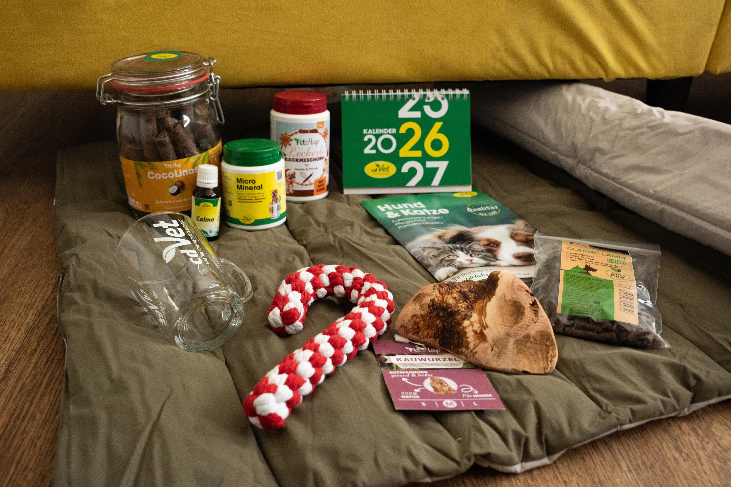 Krug, Tasse, Brot, Bett, Mobiliar