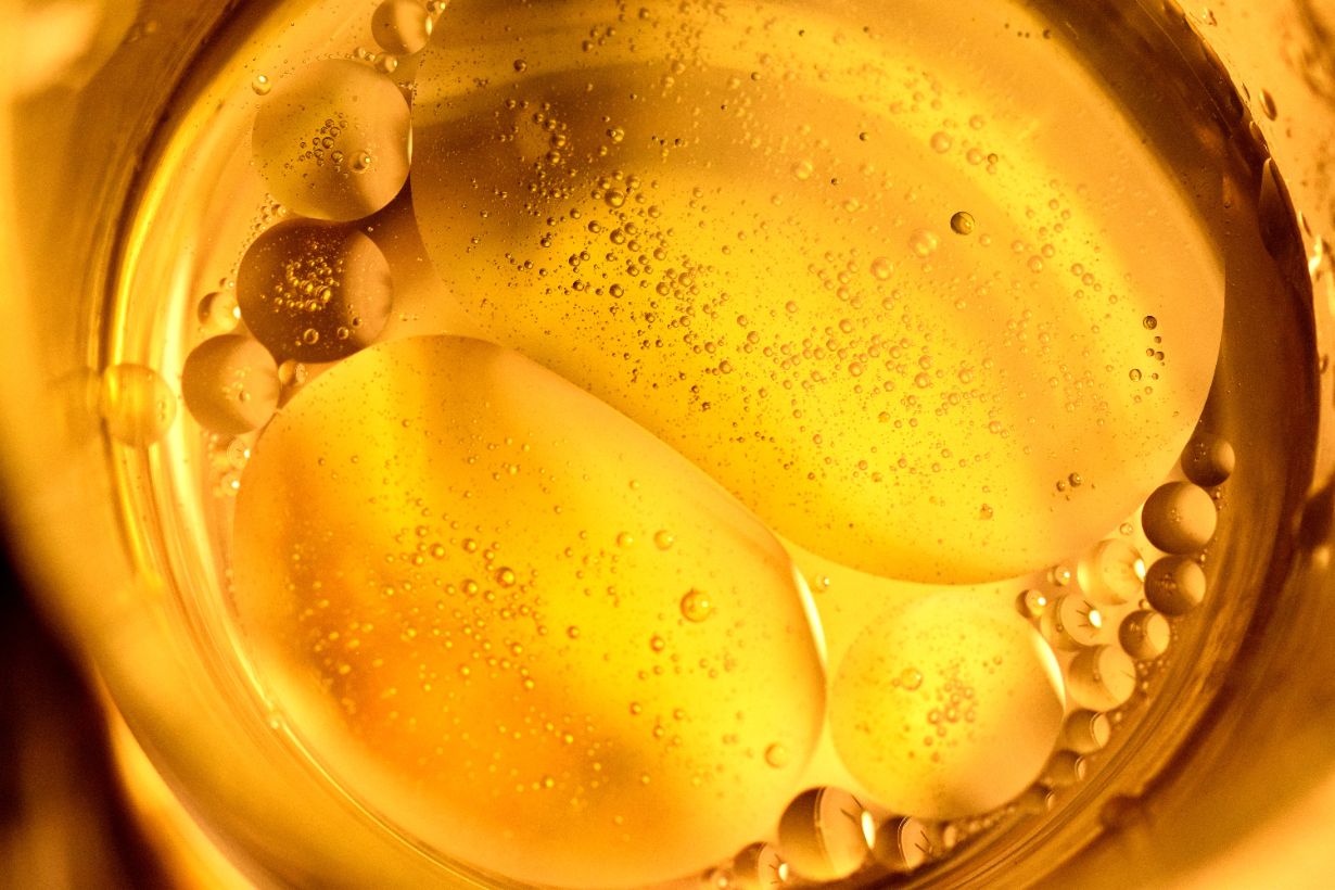 Eier, Ei, Eier in Glas, Luftblasen, Gelb