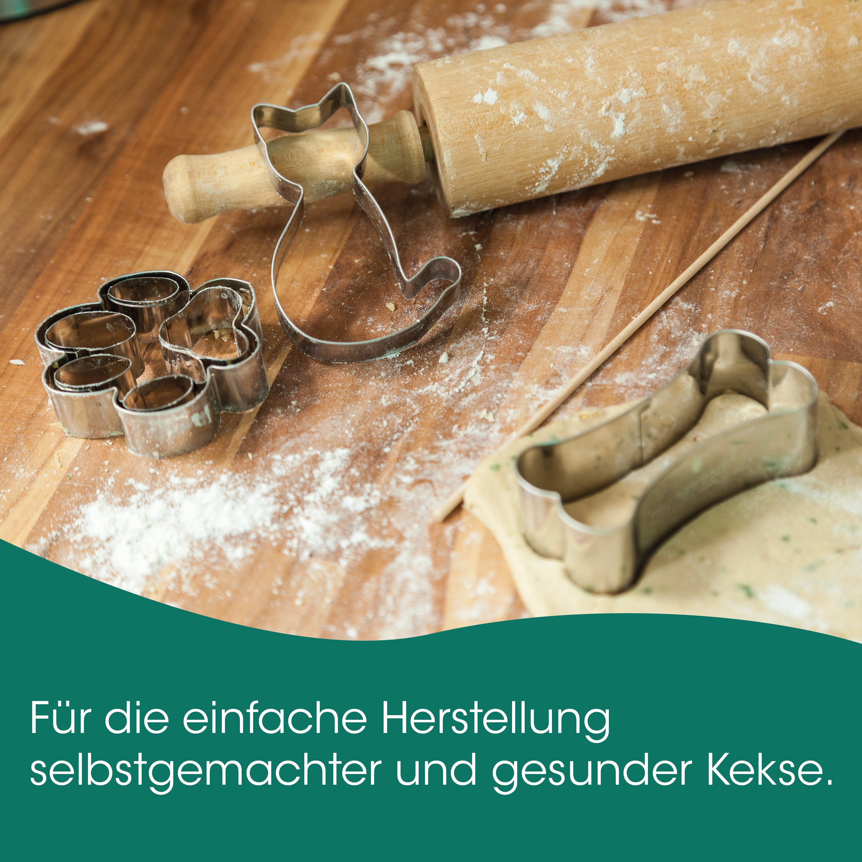 Keksform-Ausstecher, Ausstechformen, Teigrolle, Backwerkzeug, Mehlstaub